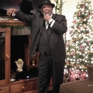 Meet your Posher, Louis